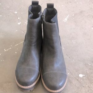 Grey boots